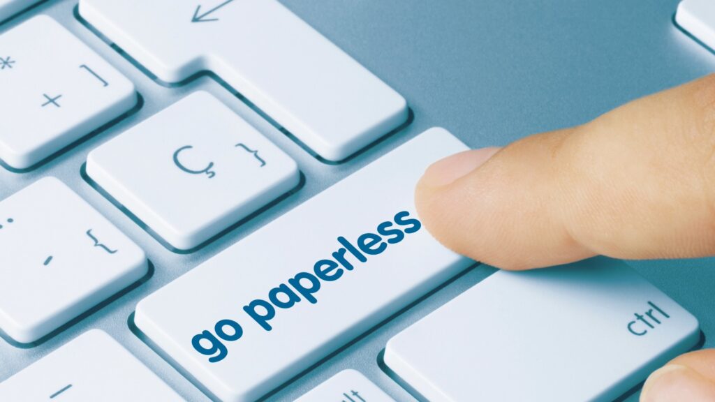 Tastatur mit Aufschrift "go Paperless"